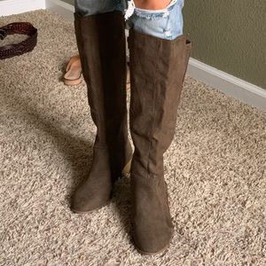 STYLE & CO BRAND NEW BOOTS. SIZE 8.5 OLIVE GREEN